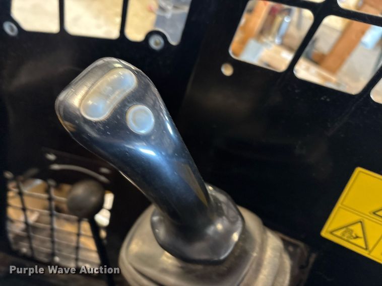 image for item DX8044 2019 ASV RT-25 tracked skid steer loader