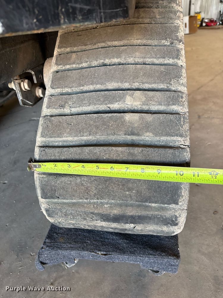 image for item DX8044 2019 ASV RT-25 tracked skid steer loader