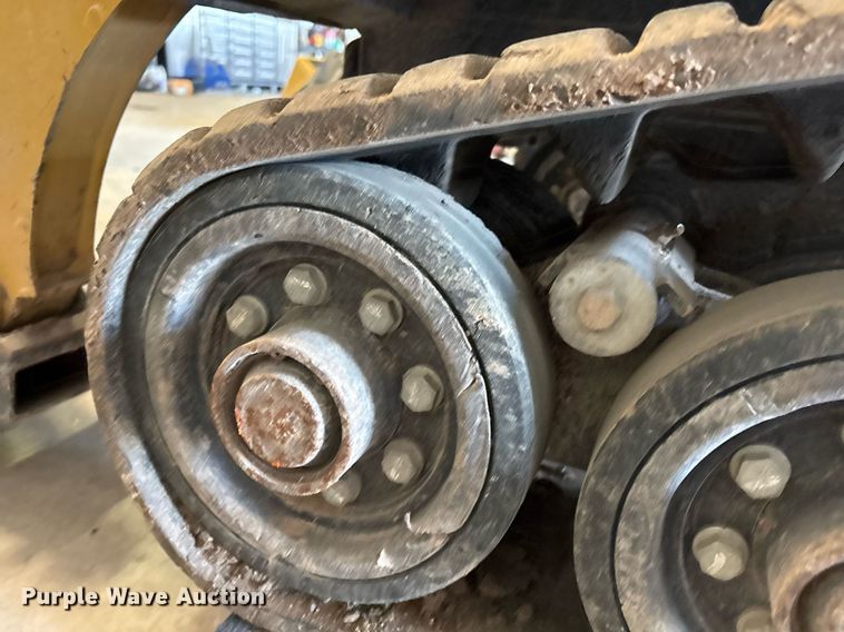 image for item DX8044 2019 ASV RT-25 tracked skid steer loader