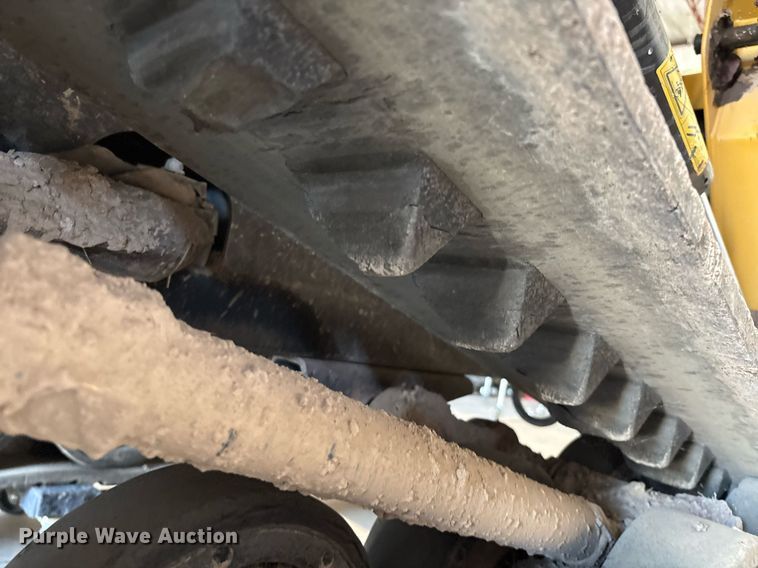 image for item DX8044 2019 ASV RT-25 tracked skid steer loader