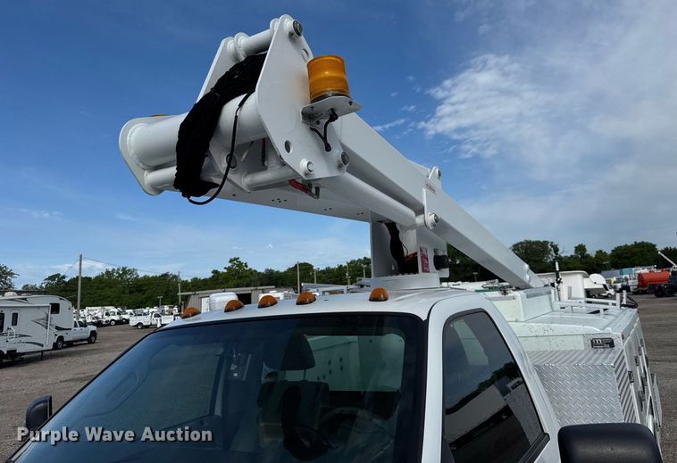 image for item DY0044 2012 Ford F550 Super Duty bucket truck