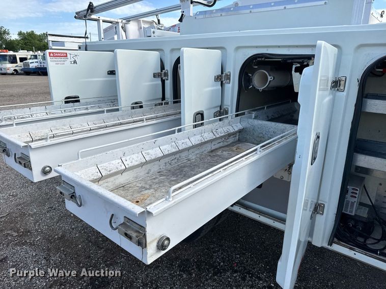 image for item DY0044 2012 Ford F550 Super Duty bucket truck