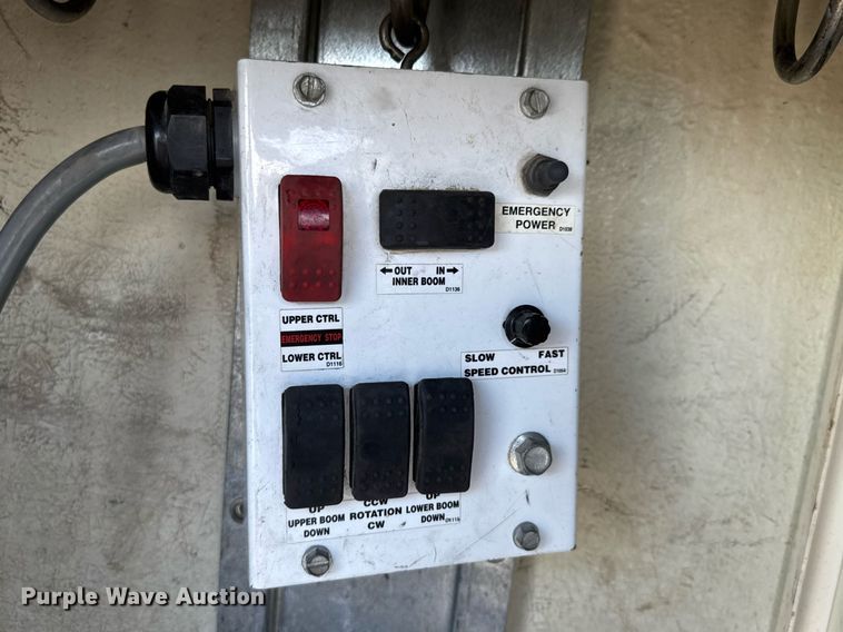 image for item DY0044 2012 Ford F550 Super Duty bucket truck