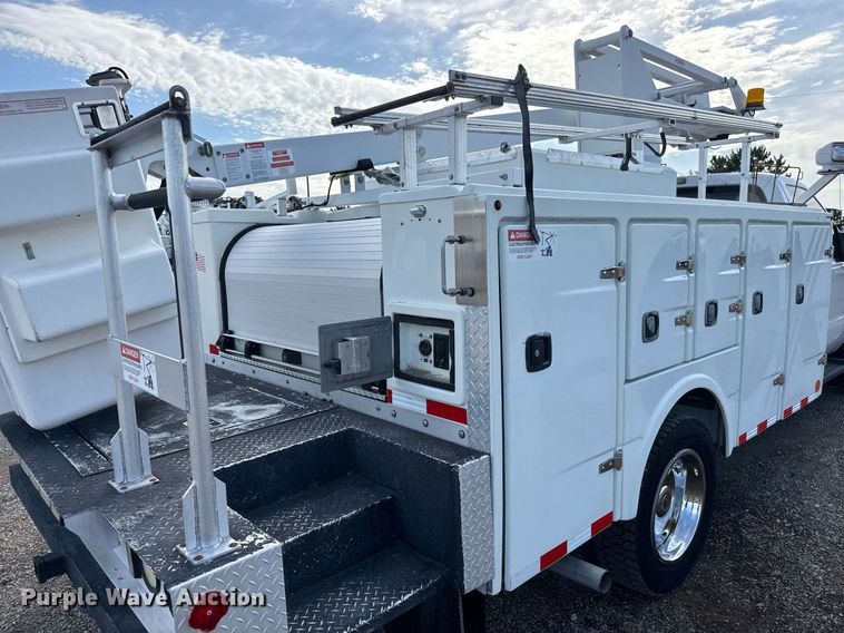 image for item DY0044 2012 Ford F550 Super Duty bucket truck