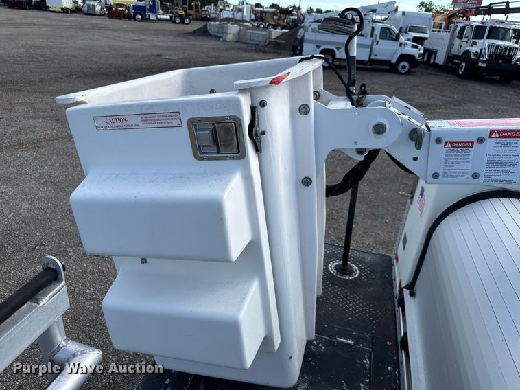 image for item DY0044 2012 Ford F550 Super Duty bucket truck