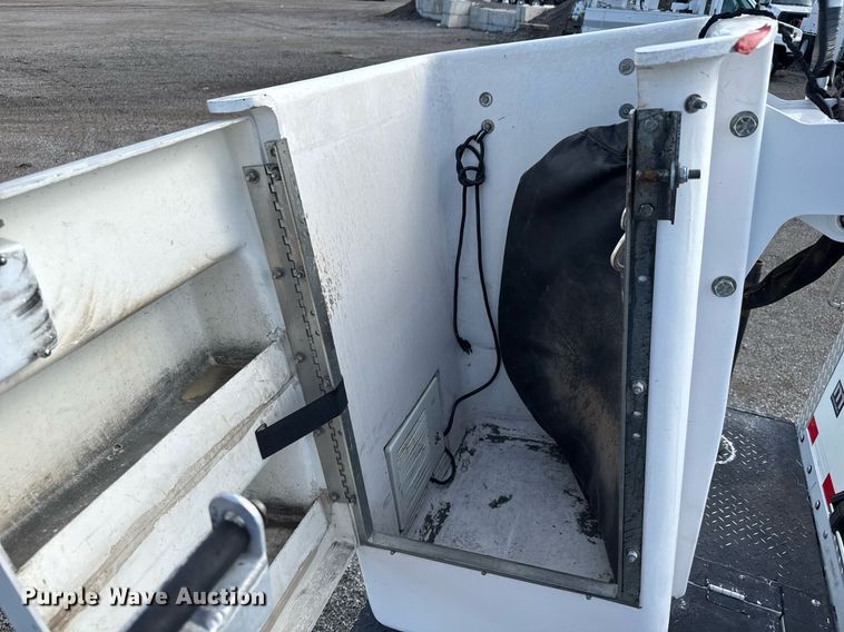 image for item DY0044 2012 Ford F550 Super Duty bucket truck