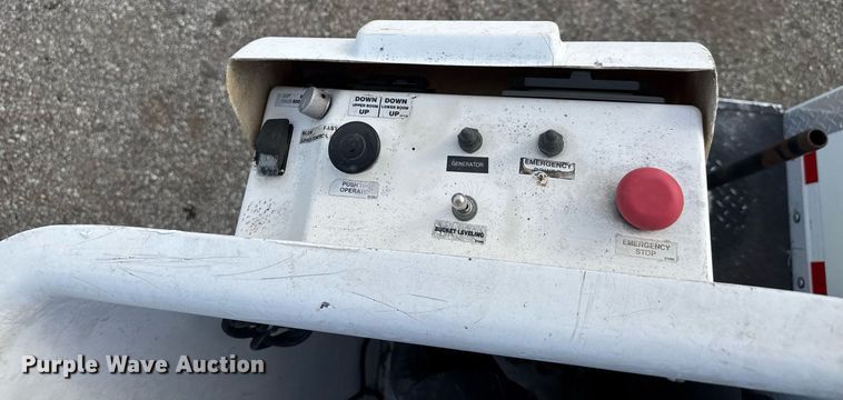 image for item DY0044 2012 Ford F550 Super Duty bucket truck