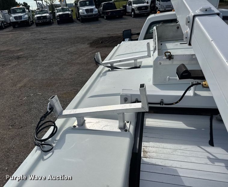 image for item DY0044 2012 Ford F550 Super Duty bucket truck