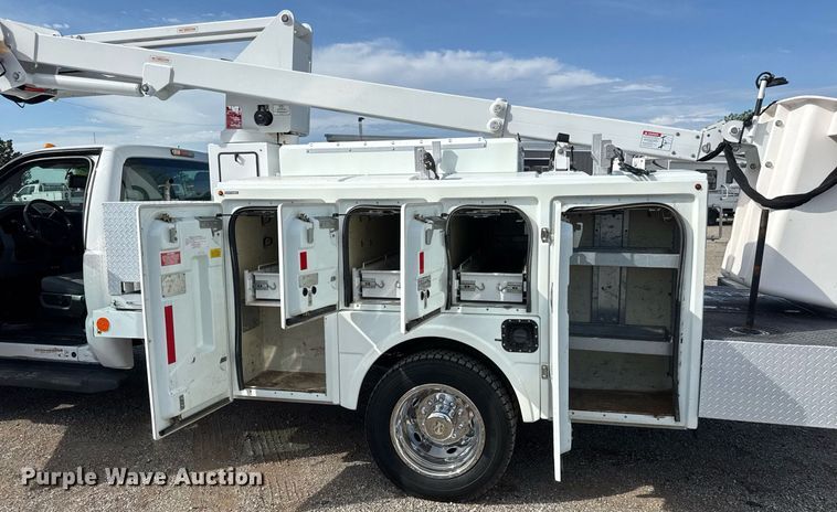 image for item DY0044 2012 Ford F550 Super Duty bucket truck
