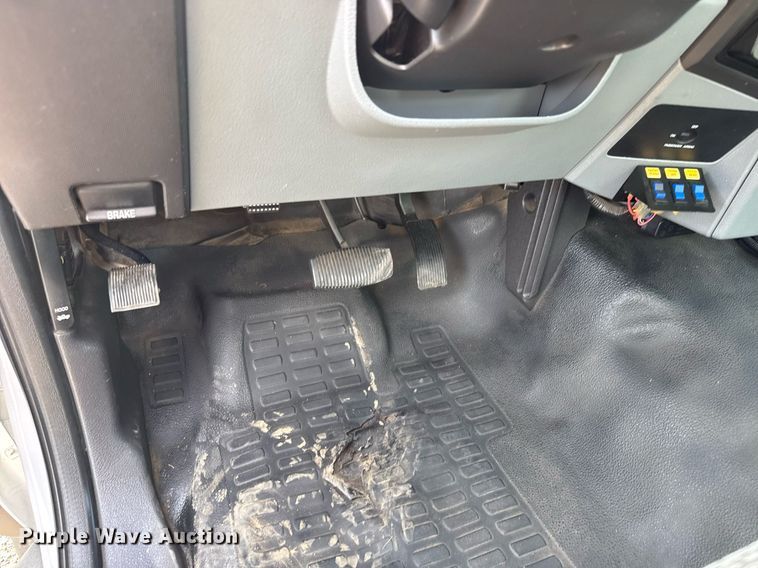 image for item DY0044 2012 Ford F550 Super Duty bucket truck