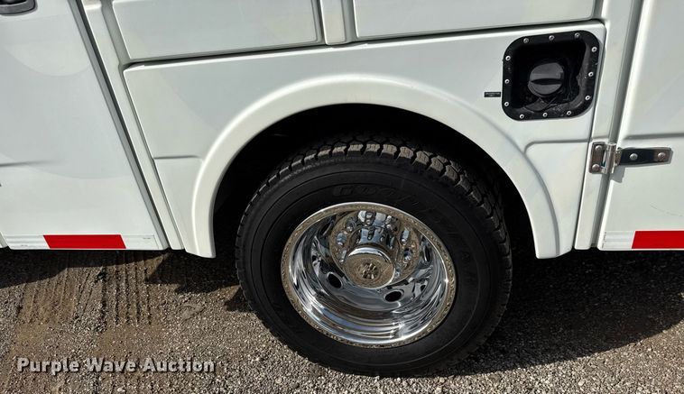 image for item DY0044 2012 Ford F550 Super Duty bucket truck