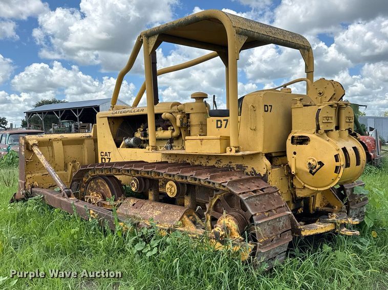 image for item DY0297 Caterpillar D7 dozer