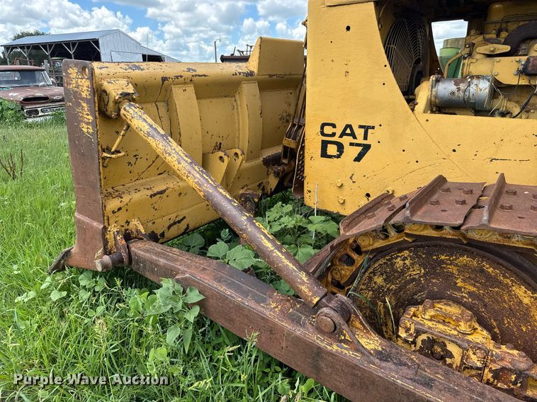 image for item DY0297 Caterpillar D7 dozer