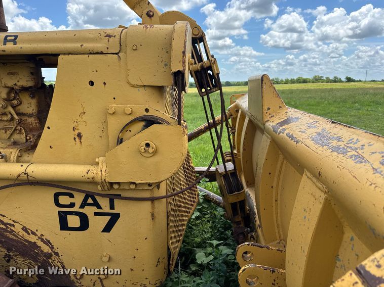 image for item DY0297 Caterpillar D7 dozer
