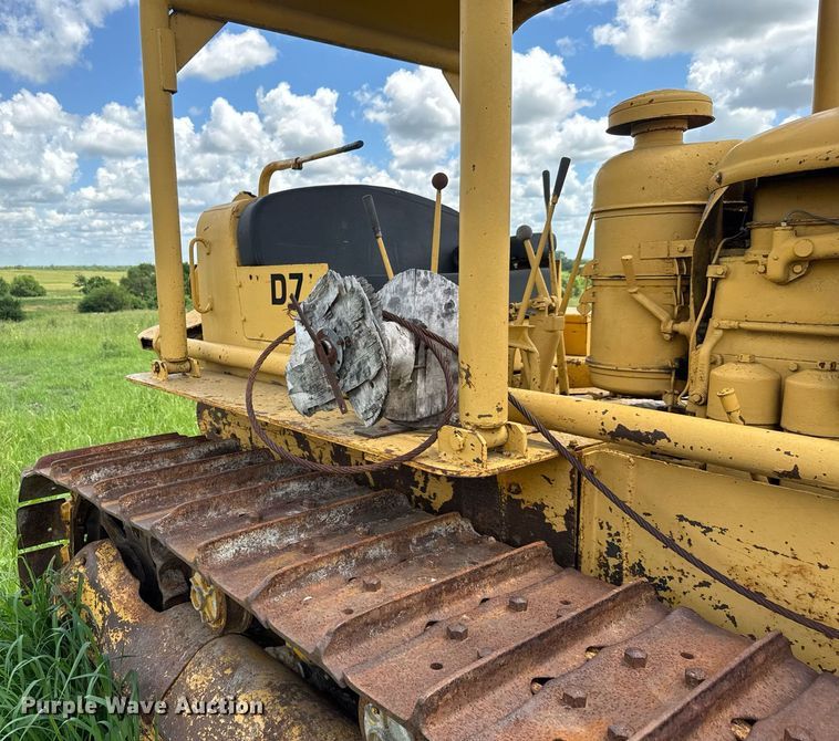 image for item DY0297 Caterpillar D7 dozer