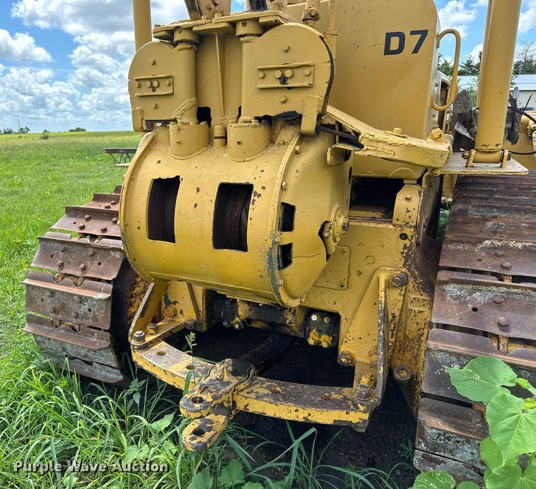 image for item DY0297 Caterpillar D7 dozer
