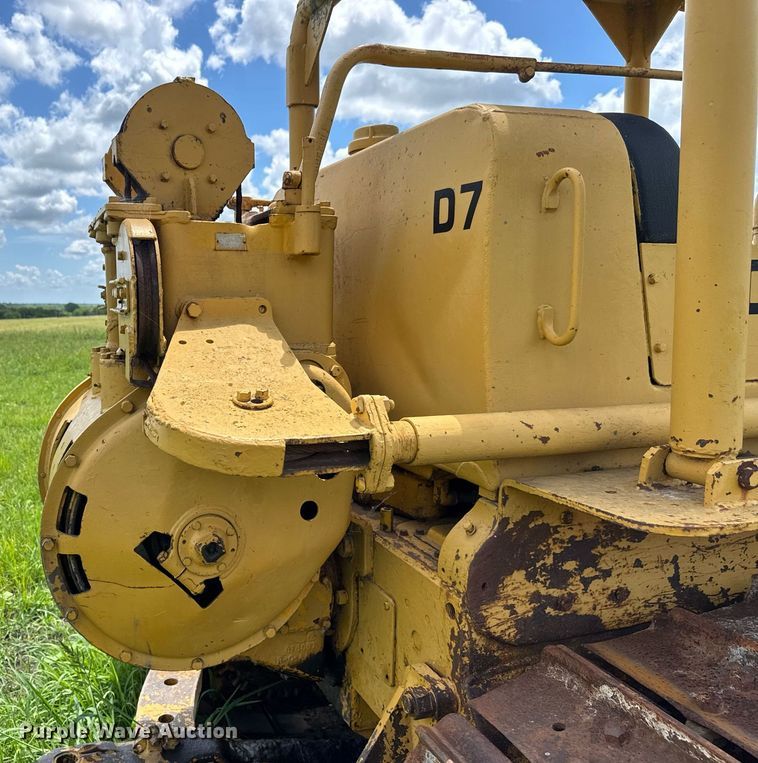 image for item DY0297 Caterpillar D7 dozer