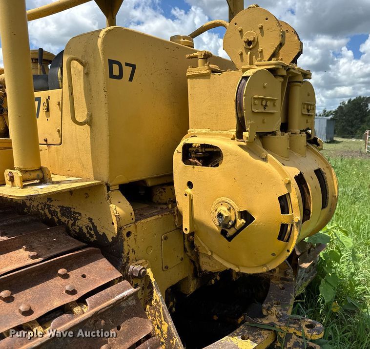 image for item DY0297 Caterpillar D7 dozer