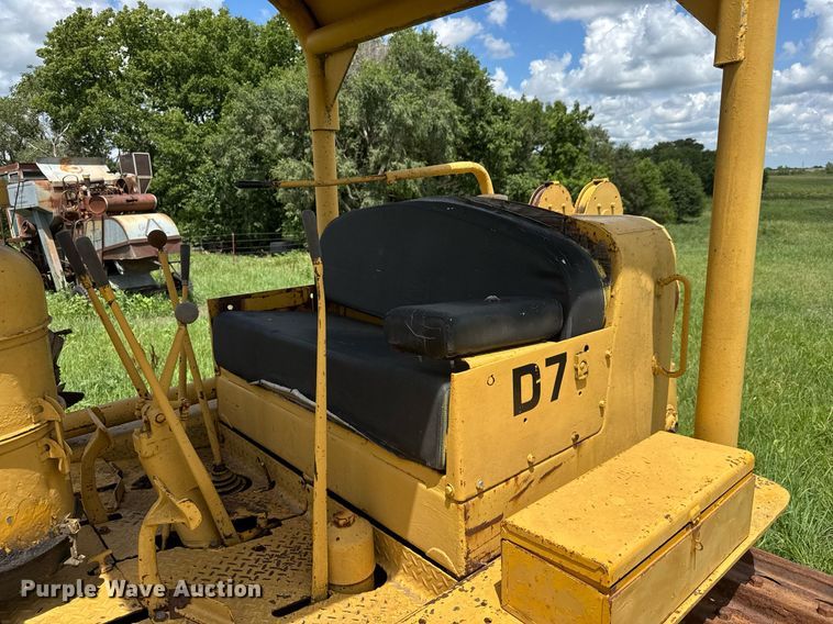 image for item DY0297 Caterpillar D7 dozer
