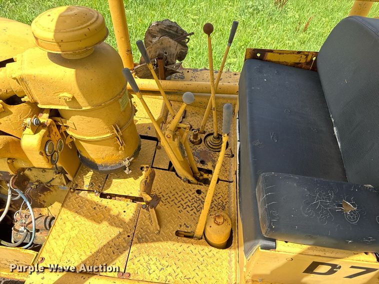 image for item DY0297 Caterpillar D7 dozer