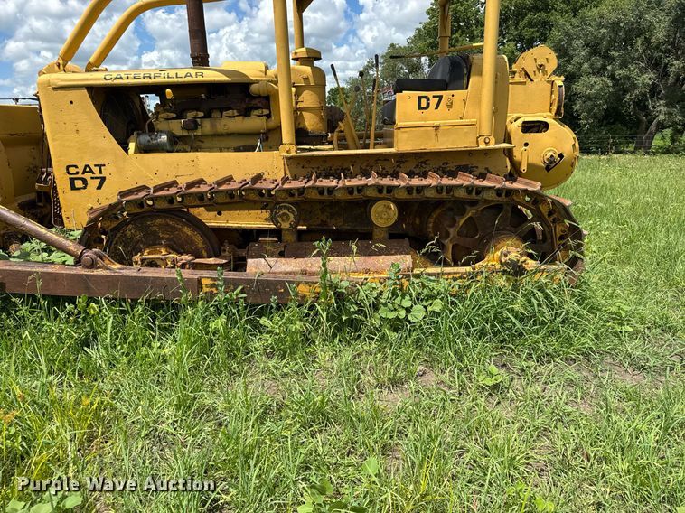 image for item DY0297 Caterpillar D7 dozer