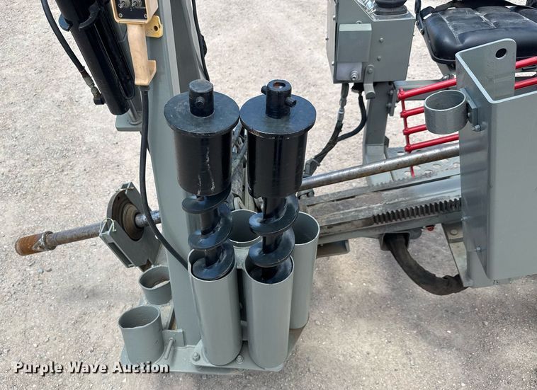 image for item DY0312 2013 TT Technologies Grundodrill 4X DRI-U-10001 directional boring unit