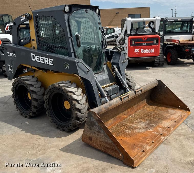 MINI CARGADOR SOBRE RUEDAS 2010 JOHN DEERE 320D