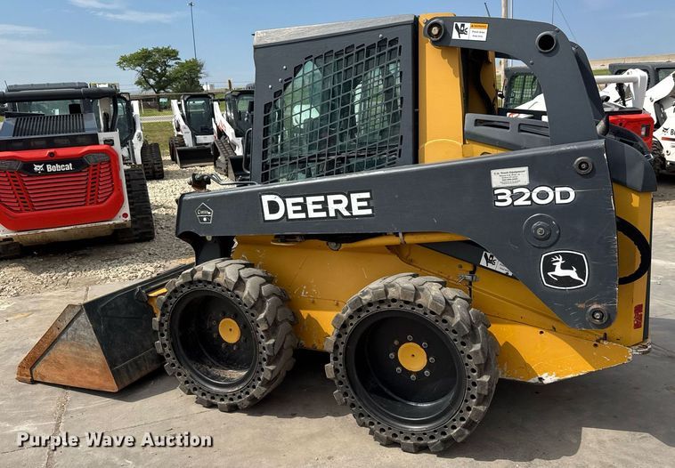 image for item DY0332 2010 John Deere 320D skid steer loader
