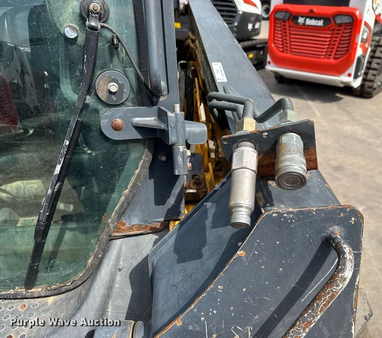 image for item DY0332 2010 John Deere 320D skid steer loader