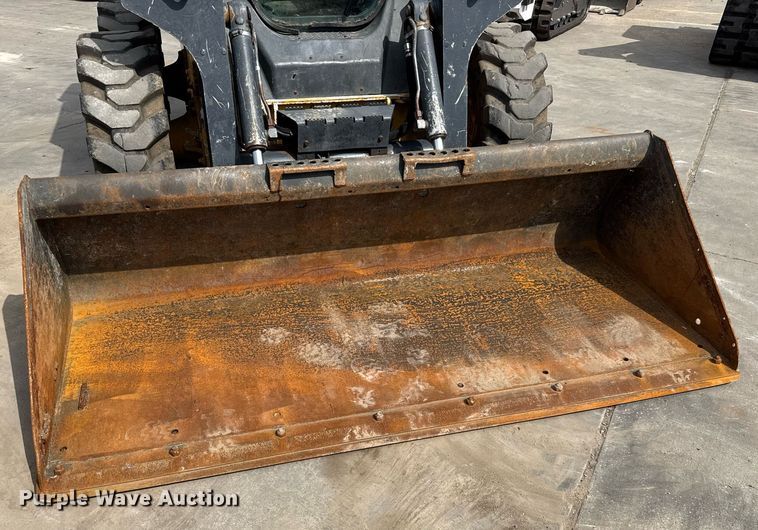 image for item DY0332 2010 John Deere 320D skid steer loader