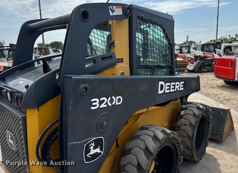 image for item DY0332 2010 John Deere 320D skid steer loader