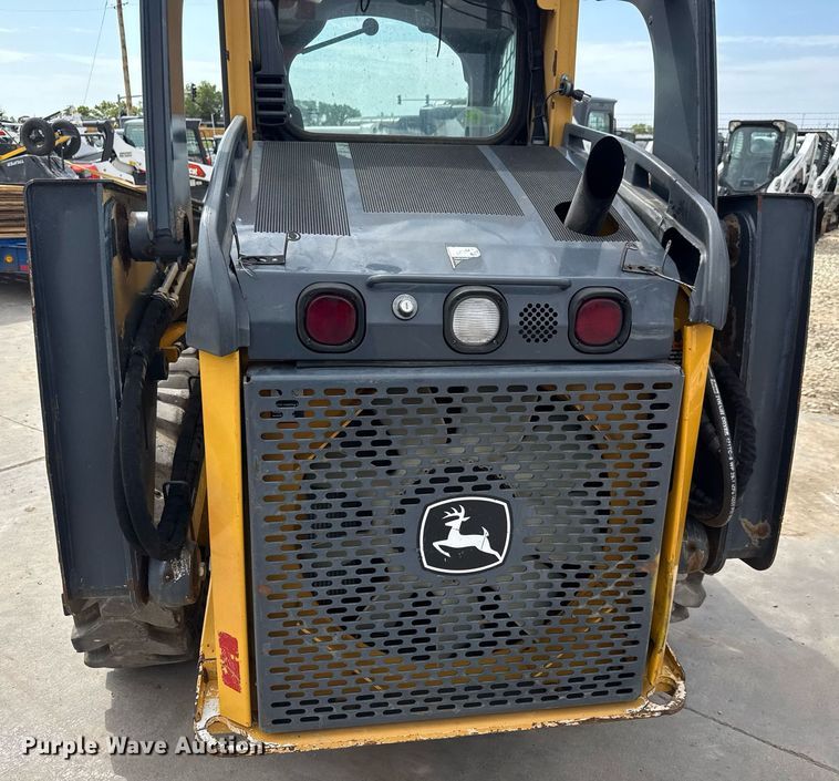 image for item DY0332 2010 John Deere 320D skid steer loader