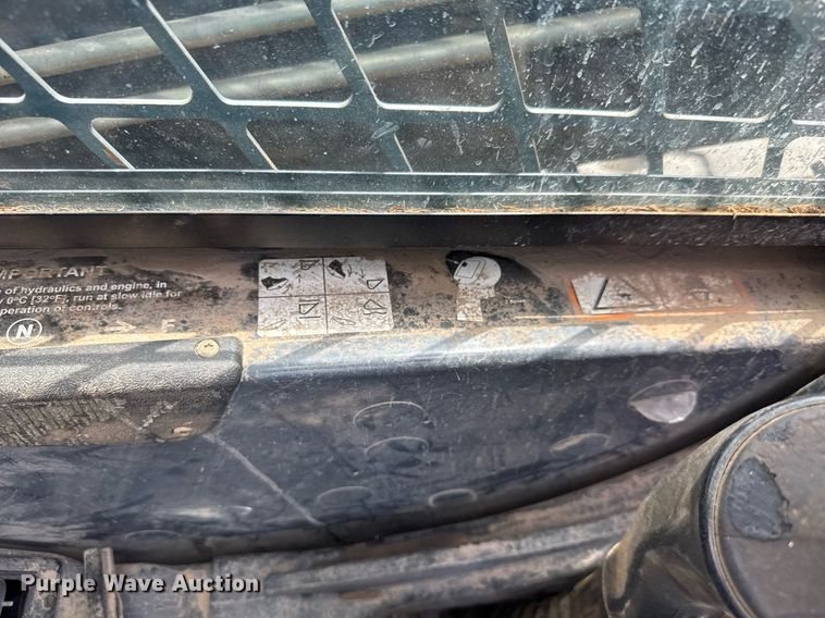 image for item DY0332 2010 John Deere 320D skid steer loader