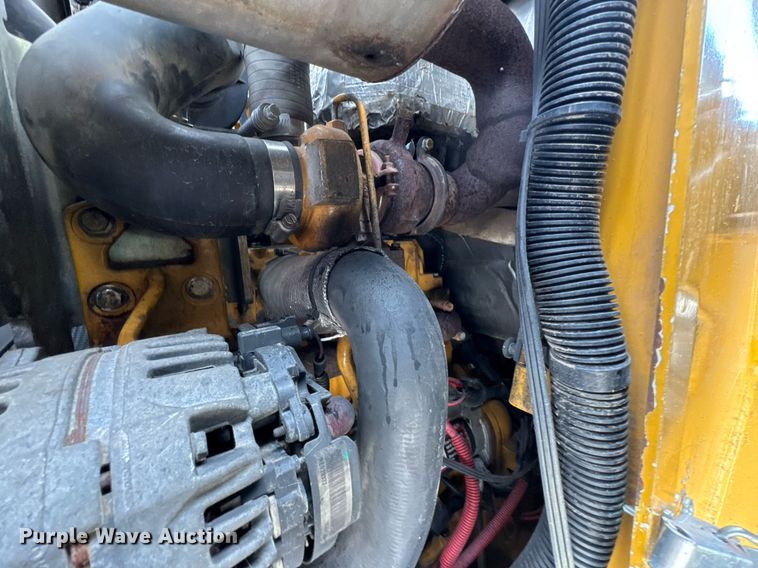 image for item DY0332 2010 John Deere 320D skid steer loader