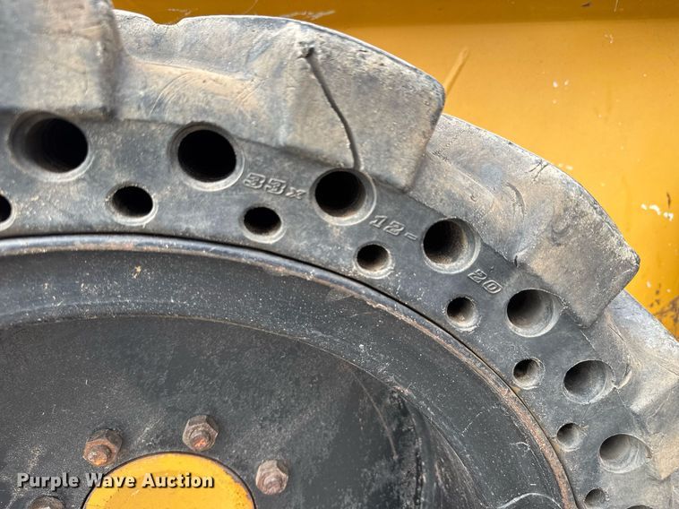 image for item DY0332 2010 John Deere 320D skid steer loader