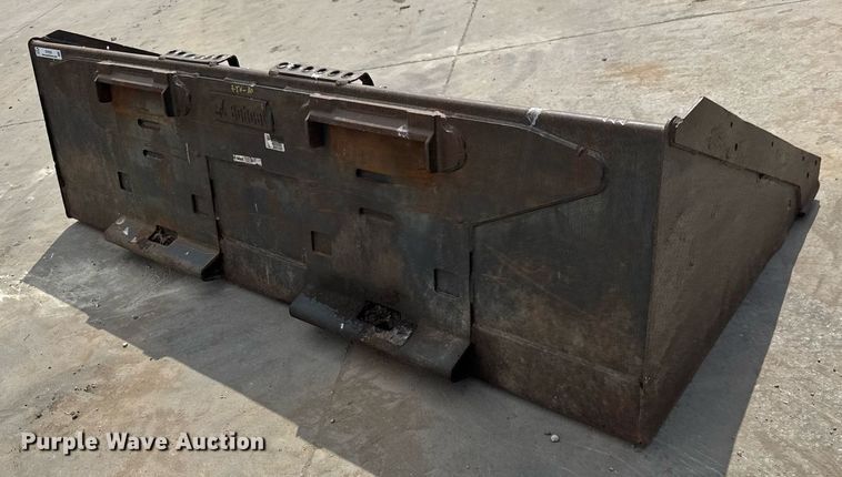 image for item DY0333 Bobcat skid steer bucket
