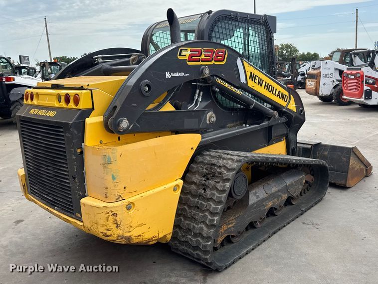 MINI CARGADOR SOBRE ORUGAS 2016 NEW HOLLAND C238