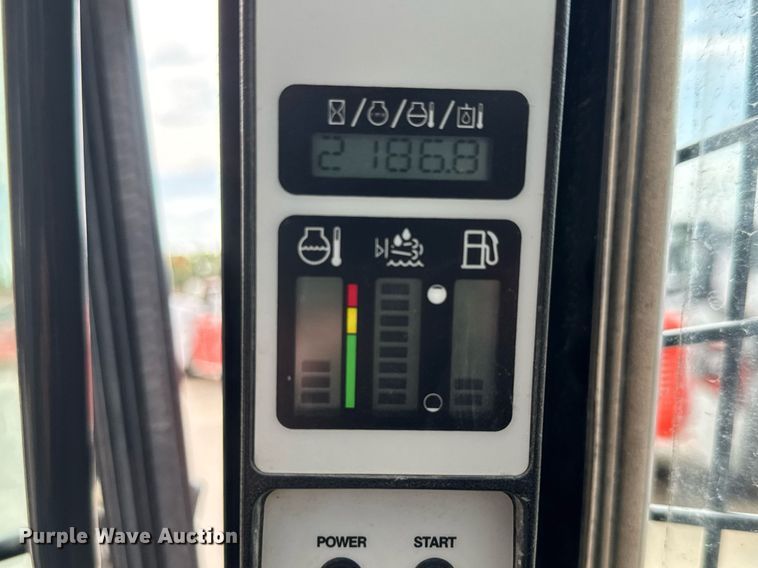 image for item DY0335 2016 New Holland C238 tracked skid steer loader