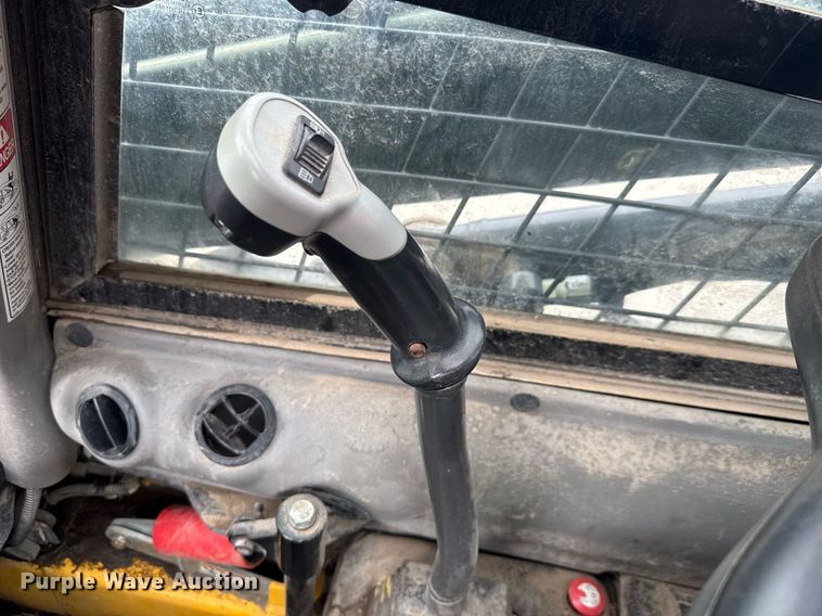 image for item DY0335 2016 New Holland C238 tracked skid steer loader