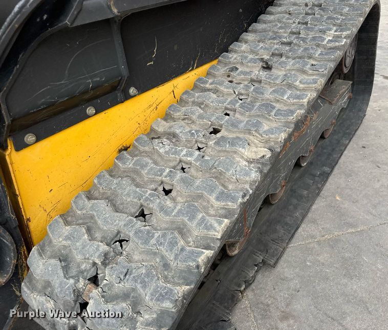 image for item DY0335 2016 New Holland C238 tracked skid steer loader