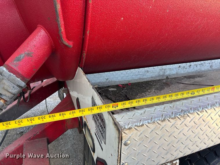 image for item DY0359 2004 Mack CX613 vacuum truck