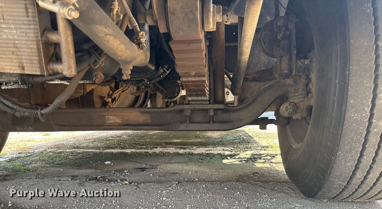 image for item DY0359 2004 Mack CX613 vacuum truck