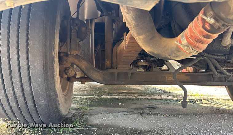 image for item DY0359 2004 Mack CX613 vacuum truck