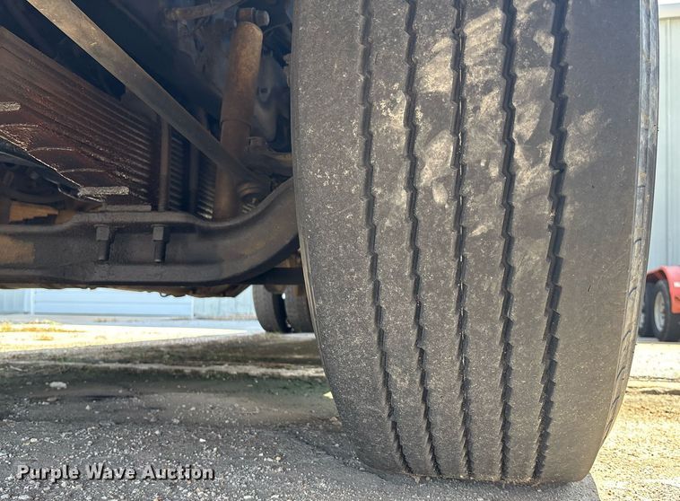 image for item DY0359 2004 Mack CX613 vacuum truck