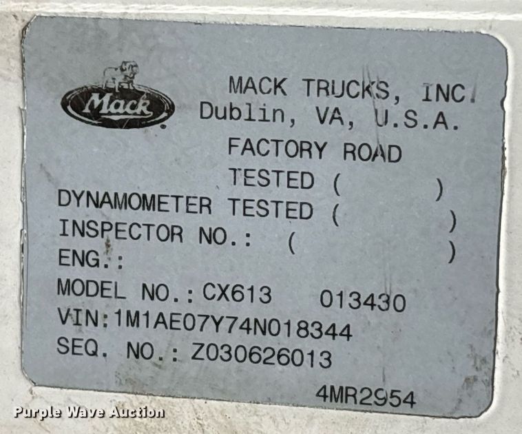 image for item DY0359 2004 Mack CX613 vacuum truck