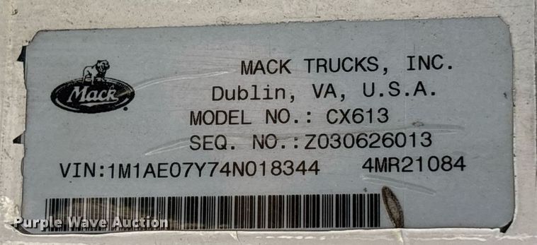image for item DY0359 2004 Mack CX613 vacuum truck