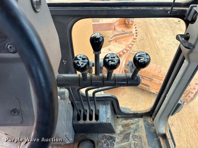 image for item DY0729 2004 Case 865 motor grader