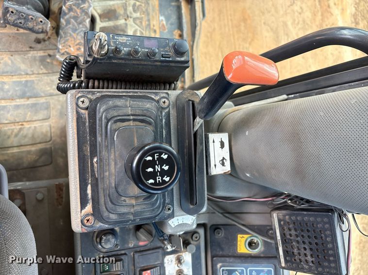 image for item DY0729 2004 Case 865 motor grader