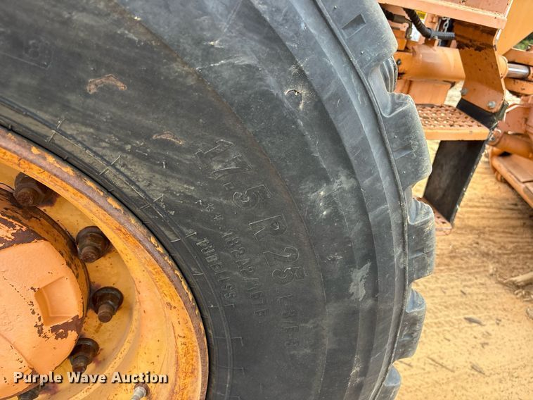 image for item DY0729 2004 Case 865 motor grader