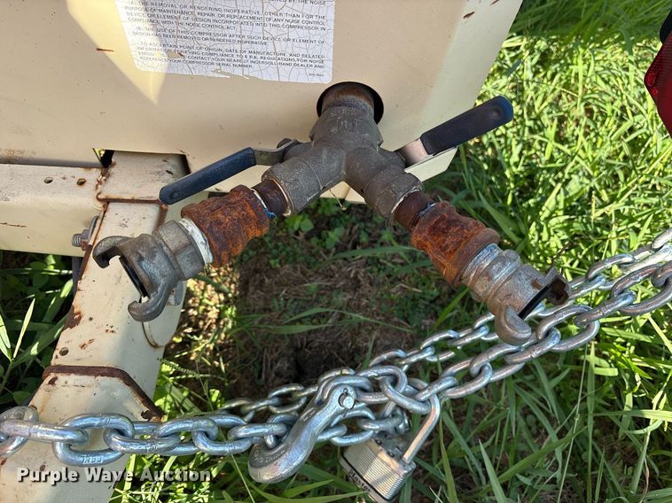 image for item DY0735 1998 Ingersoll-Rand P185WJD air compressor